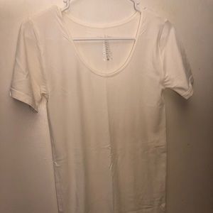 Short sleeve fitted off white shirt
